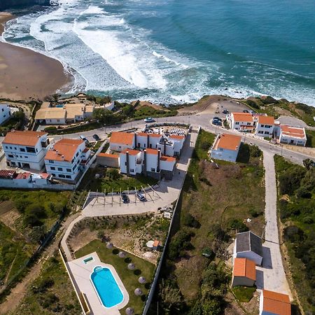 Falésias da Arrifana Praia da Arrifana Exterior foto
