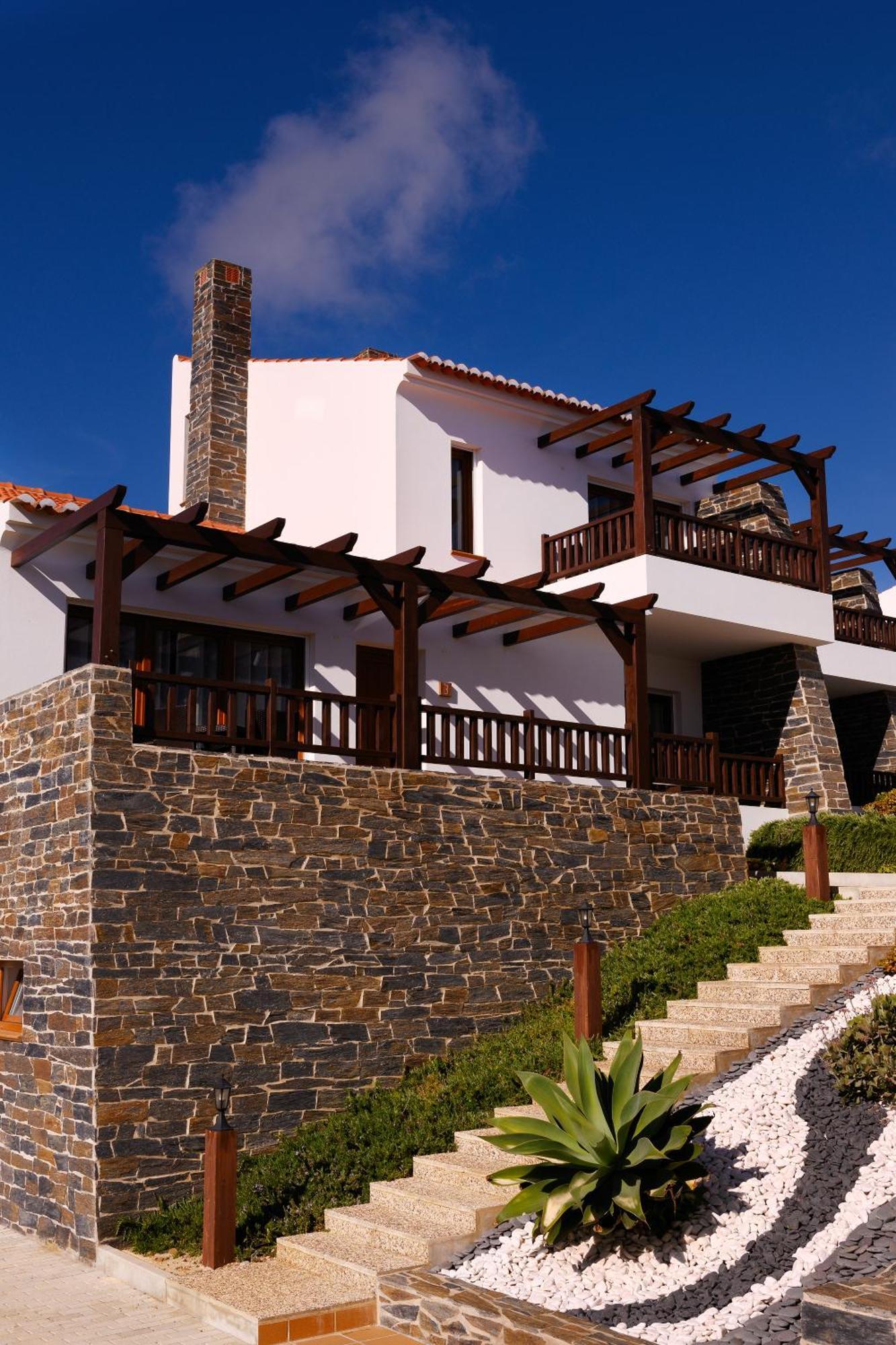 Falésias da Arrifana Praia da Arrifana Exterior foto