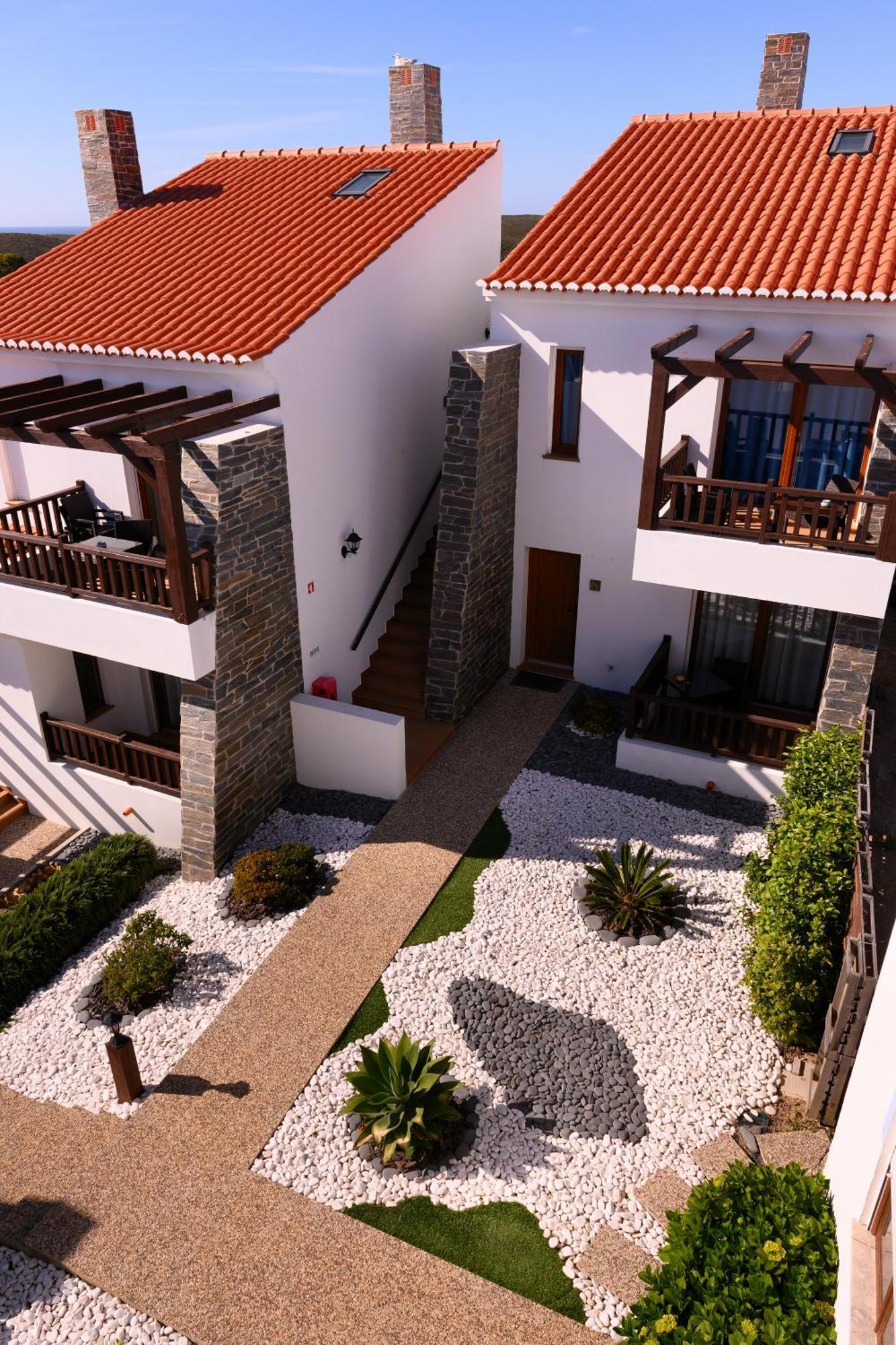 Falésias da Arrifana Praia da Arrifana Exterior foto