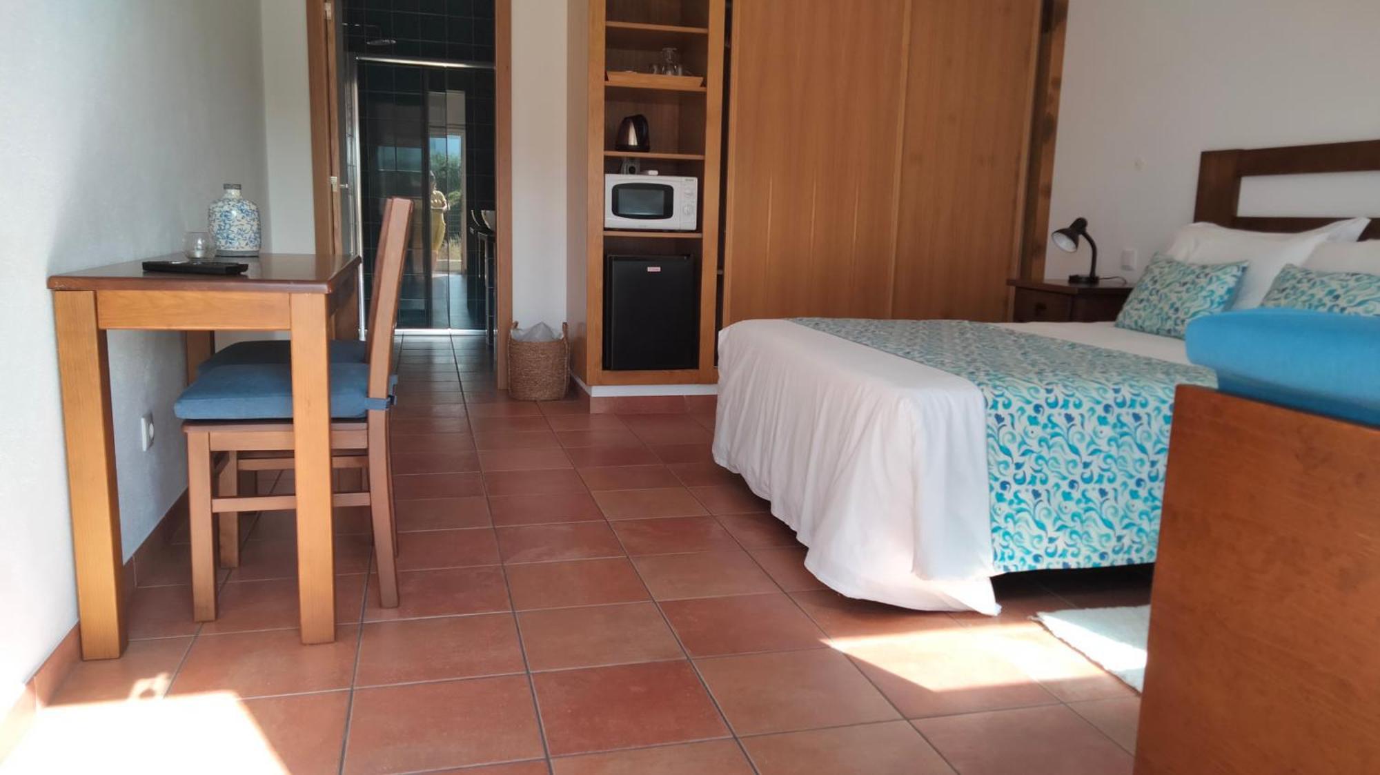 Falésias da Arrifana Praia da Arrifana Exterior foto