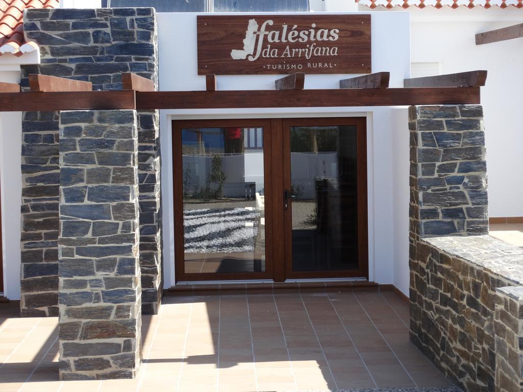 Falésias da Arrifana Praia da Arrifana Exterior foto